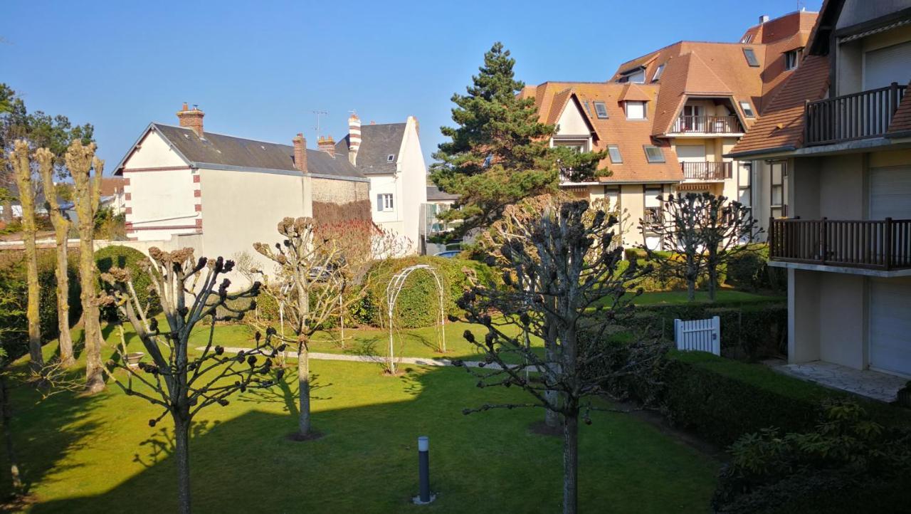 Charmant 2 Pieces A 5 Mn A Pied De La Mer Cabourg Zewnętrze zdjęcie